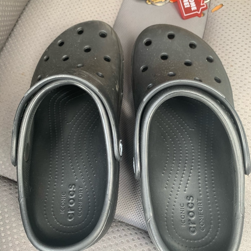 Black crocs